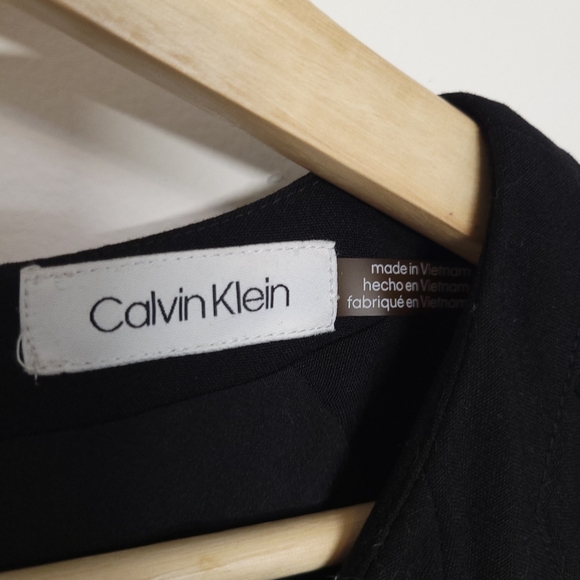 Calvin Klein Women's Shift Dress with Gold-ToneHardware, size SP. #13 - Picture 9 of 14